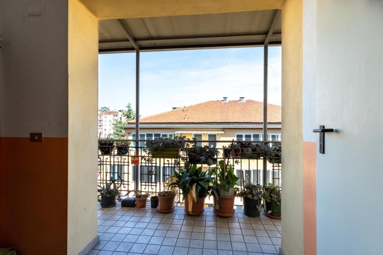 Luna Homes - Studio In Farini Milão Exterior foto